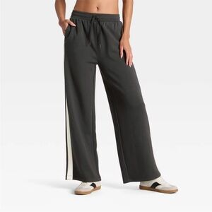 All in Motion Black Wide-Leg Track Pants medium